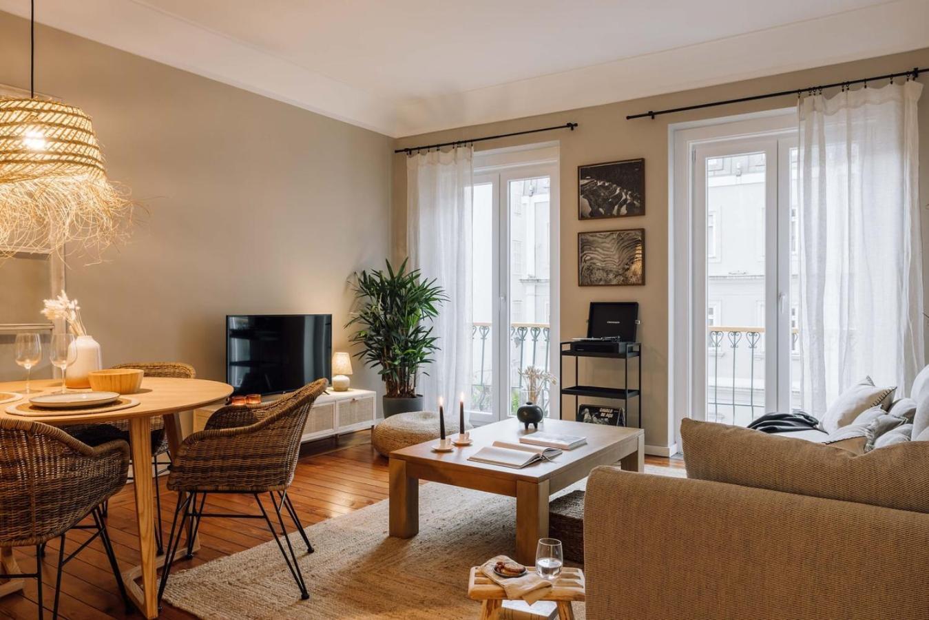 Sumba - 2 Bedrooms And Balcony In Santo Antonio * Lisbon
